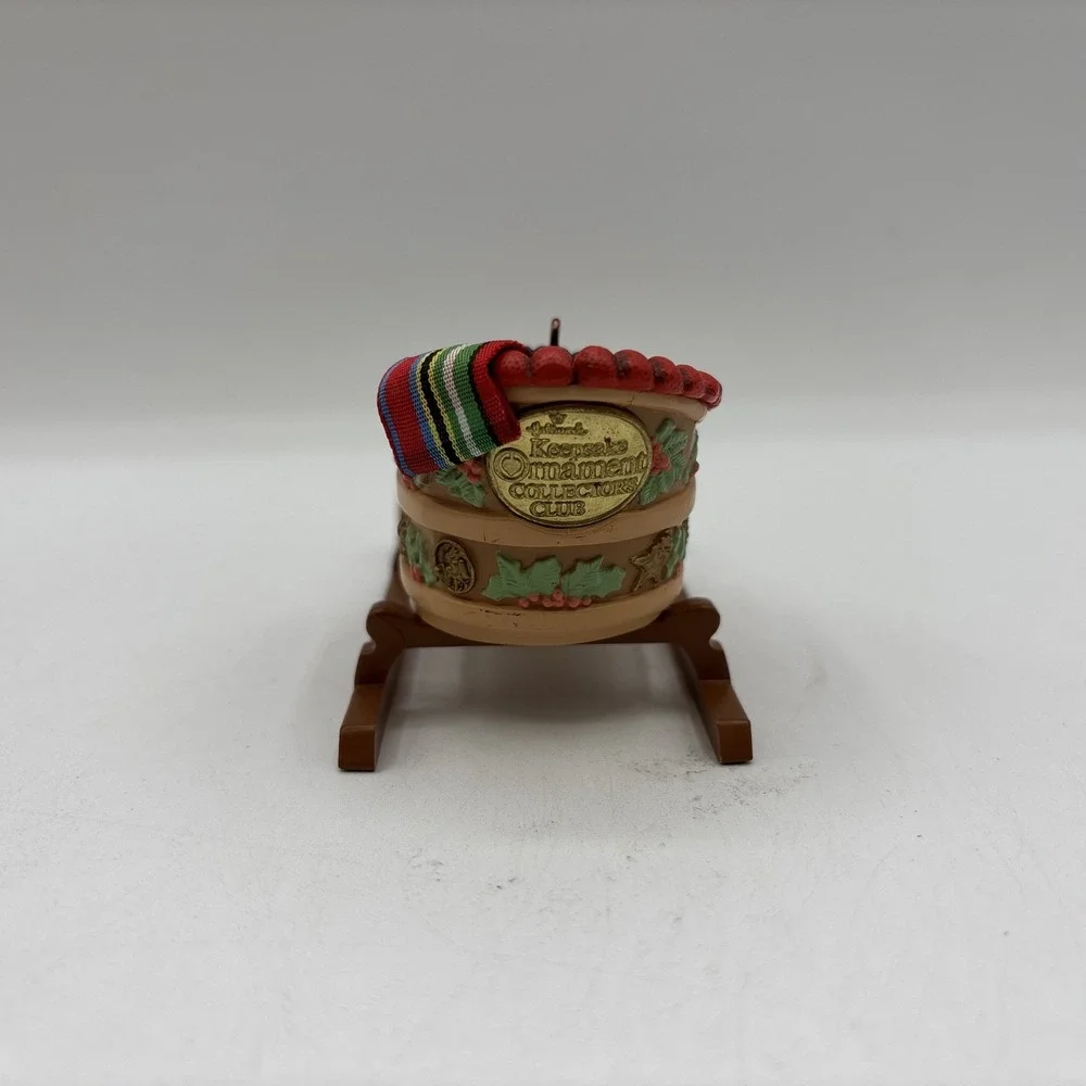 Hallmark Keepsake Ornament Collector's Club 1988 Sleighful Of Dreams Vintage EUC